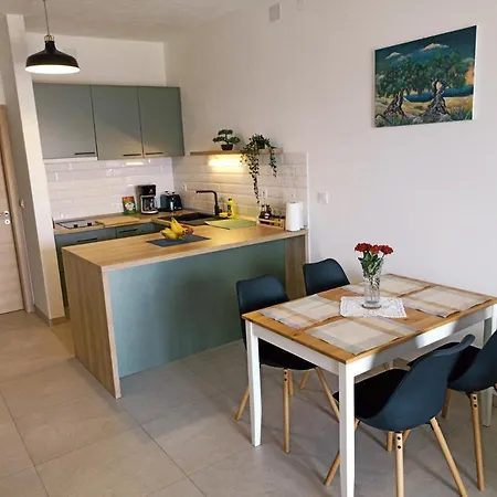 The Father's House Daire *