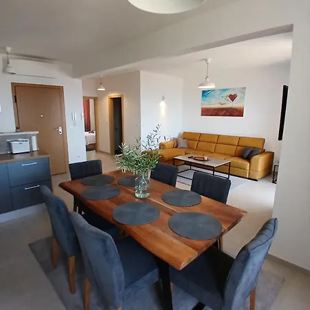 Daire The Father's House Bol